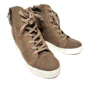 Steve Madden Wedge Lace Up Booties 9